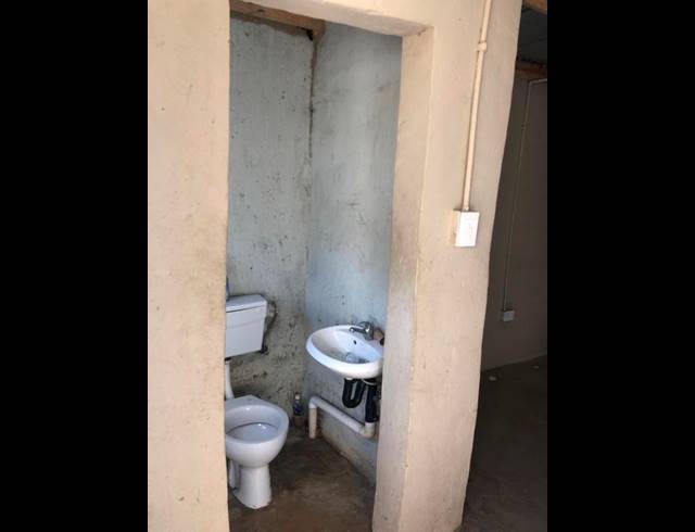 11 BEDROOM HOUSE FOR SALE IN BEZUIDENHOUT VALLEY